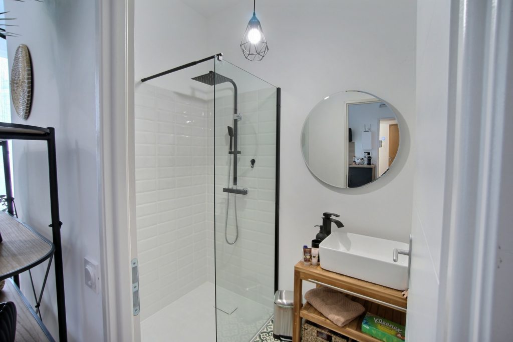 {"discarded_img":0,"scene":2}