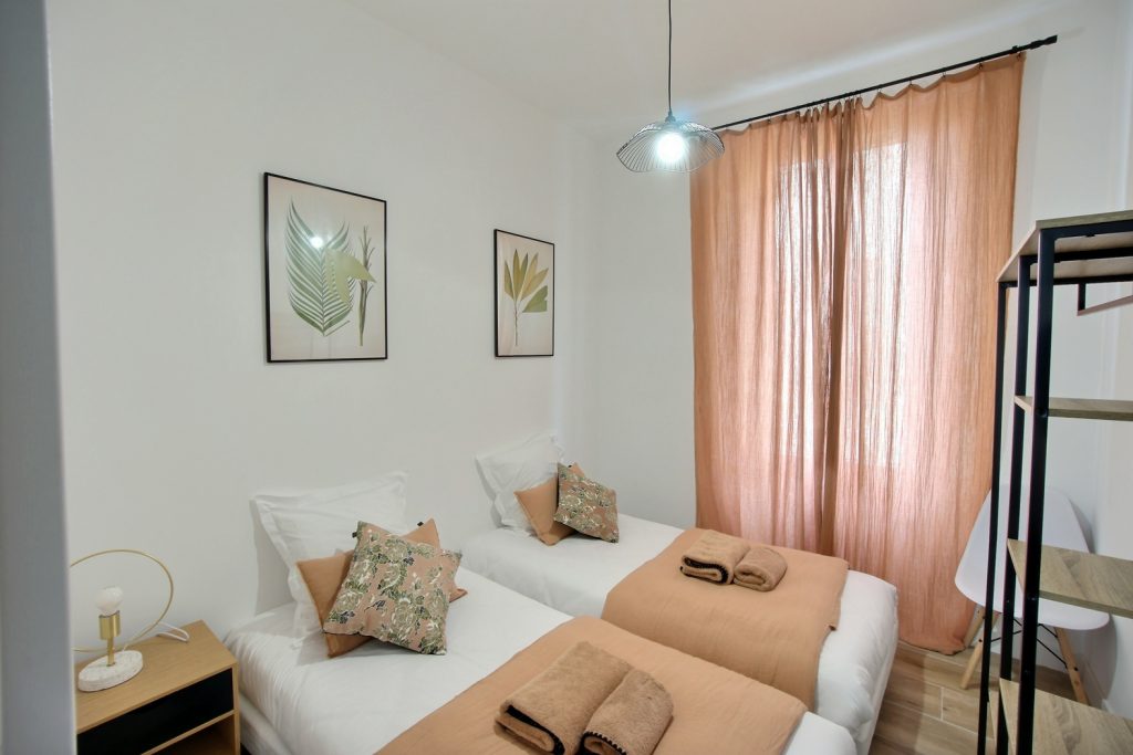 {"discarded_img":0,"scene":2}