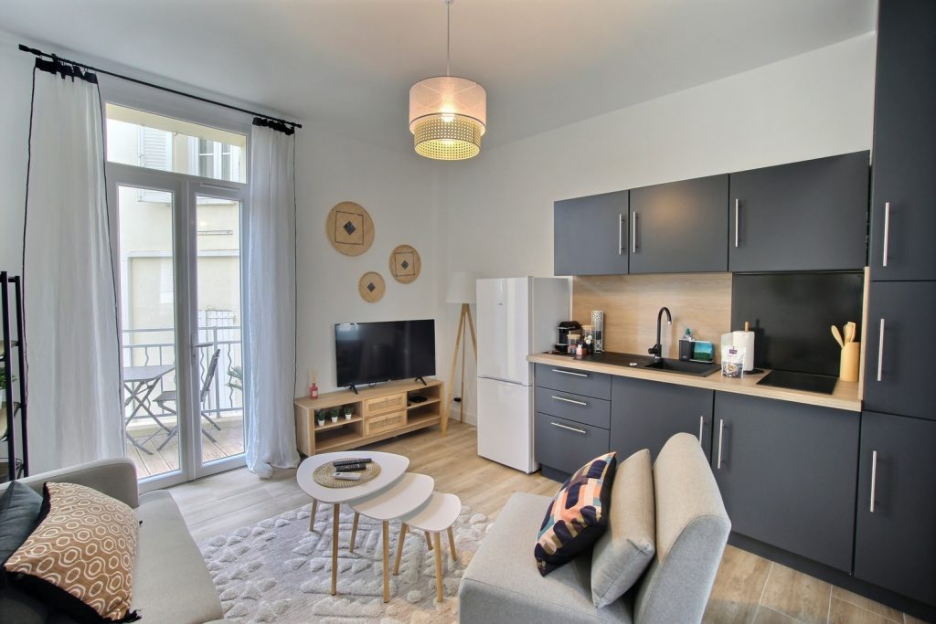 {"discarded_img":0,"scene":2}