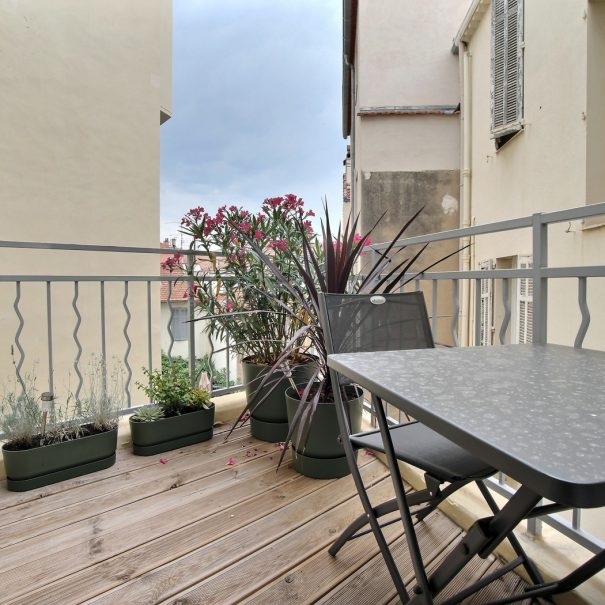 {"discarded_img":0,"scene":2}